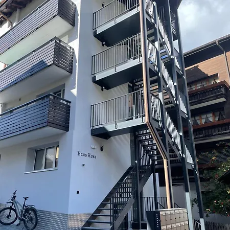 Haus Rosa צרמט